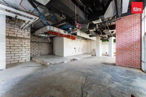 Tienda en Al Barsha, Dubai, 561 m², № 118492 - foto 16