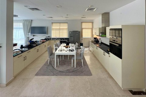 Villa en The Villa, Dubai, 5 dormitorios, 516 m², № 43348 - foto 3