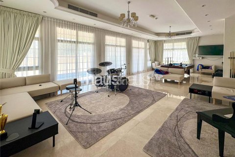 Villa en The Villa, Dubai, 5 dormitorios, 516 m², № 43348 - foto 2