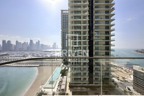 Снять в аренду квартиру в EMAAR Beachfront, Dubai Harbour, Дубай: 3 спальни, 158.4м², № 129331 - фото 14