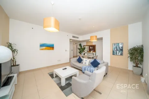 Apartment in Jumeirah Beach Residence, Dubai 2 bedrooms, 118 sq.m. № 122751 - photo 3