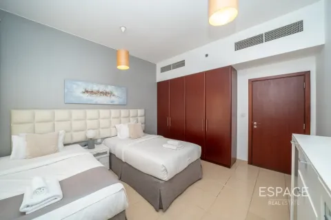 Apartment in Jumeirah Beach Residence, Dubai 2 bedrooms, 118 sq.m. № 122751 - photo 11