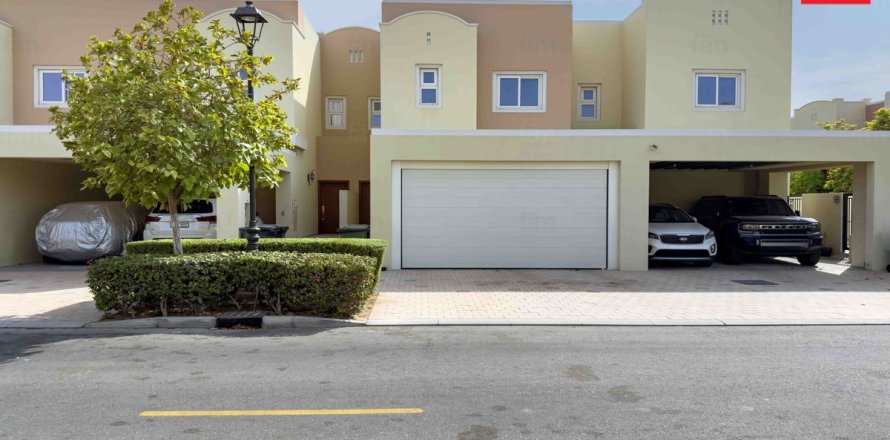 Townhouse in Dubai 3 bedrooms, 160.6 sq.m. № 124394