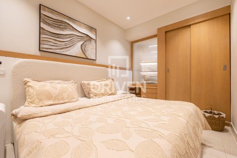 Снять в аренду квартиру в The Residences, Даунтаун Дубай (Даунтаун Бурдж Дубай), Дубай: студию, 85.75м², № 128038 - фото 6