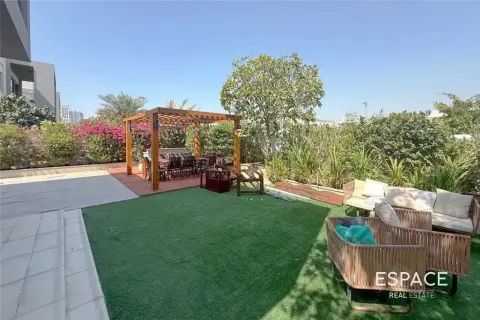 Villa in Dubai Hills Estate, Dubai 3 bedrooms, 288 sq.m. № 122931