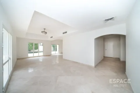 Villa à Meadows 1, Meadows, Dubai, 6 chambres, 457 m², № 122936 - photo 3