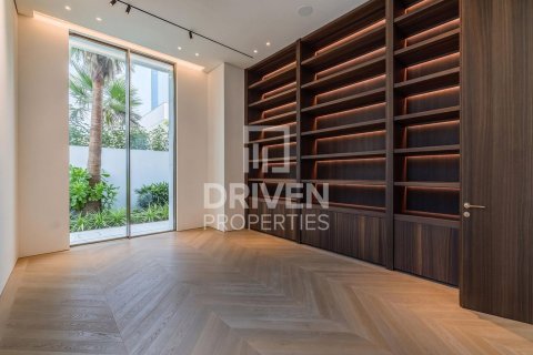 Villa in The Crescent, Palm Jumeirah, Dubai 6 bedrooms, 1760.05 sq.m. № 140113 - photo 3