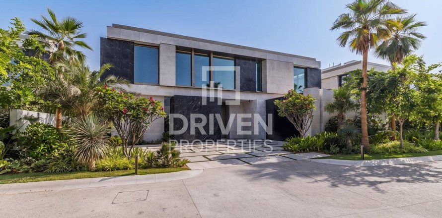 Villa in The Crescent, Palm Jumeirah, Dubai 6 bedrooms, 1760.05 sq.m. № 140113