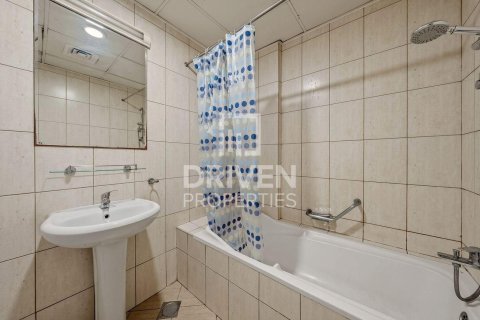 Снять в аренду квартиру в District 10, Джумейра Вилладж Серкл, Дубай: 1 спальня, 108.05м², № 129399 - фото 2