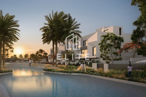 Villa in Dubai 5 bedrooms, 724 sq.m. № 121283 - photo 3