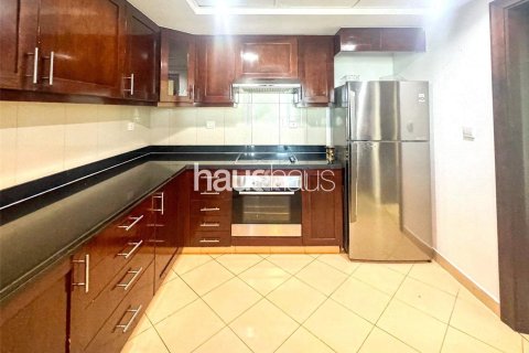 Apartment in The Views, Dubai 2 bedrooms, 118 sq.m. № 43797 - photo 11