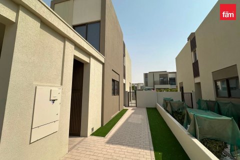 Townhouse in Dubai 4 bedrooms, 244.6 sq.m. № 123455 - photo 11