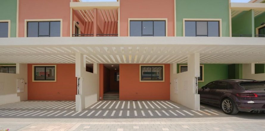 Townhouse in Dubai 4 bedrooms, 144 sq.m. № 123456