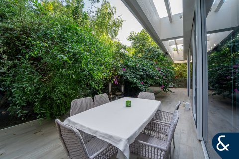 Купить квартиру в Аль-Барари, Дубай: 1 спальня, 242м², № 88899 - фото 3