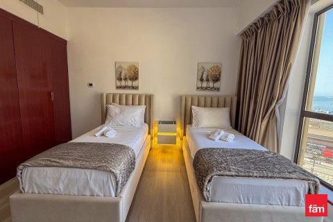 Купить квартиру в Дубае: 3 спальни, 178.7м², № 109349 - фото 5