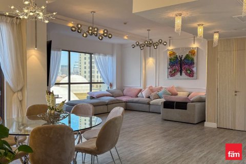 Купить квартиру в Дубае: 3 спальни, 178.7м², № 109349 - фото 13