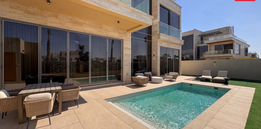 Villa in Dubai 6 bedrooms, 800 sq.m. № 109352