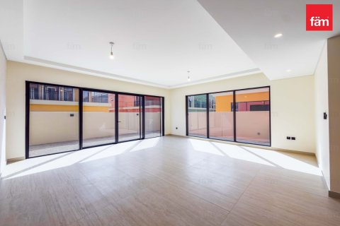 Villa à Dubai, 5 chambres, 219.7 m², № 115326 - photo 5