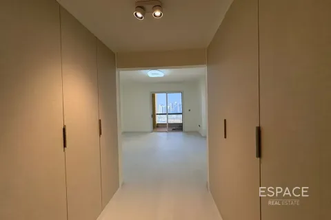 Apartment in Jumeirah Beach Residence, Dubai 2 bedrooms, 136 sq.m. № 122402 - photo 12
