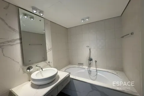 Apartment in Jumeirah Beach Residence, Dubai 2 bedrooms, 136 sq.m. № 122402 - photo 17