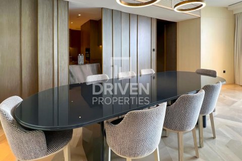 Снять в аренду квартиру в FIVE Palm Jumeirah, Пальма Джумейра, Дубай: 3 спальни, 257.71м², № 138827 - фото 8