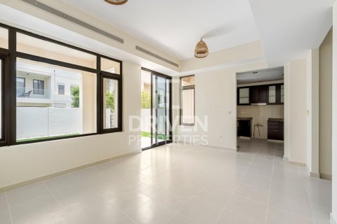 Villa in Mira Oasis, Reem, Dubai 3 bedrooms, 220.27 sq.m. № 138832 - photo 2