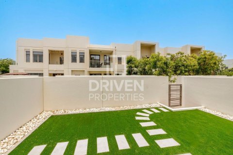 Villa in Mira Oasis, Reem, Dubai 3 bedrooms, 220.27 sq.m. № 138832 - photo 17