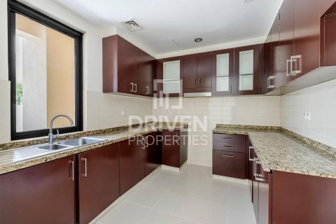 Villa in Mira Oasis, Reem, Dubai 3 bedrooms, 220.27 sq.m. № 138832 - photo 11