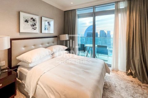 Apartment in The Address Residence Fountain Views, Downtown Dubai (Downtown Burj Dubai), Dubai 4 bedrooms, 253.63 sq.m. № 138831 - photo 14