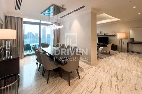 Apartment in The Address Residence Fountain Views, Downtown Dubai (Downtown Burj Dubai), Dubai 4 bedrooms, 253.63 sq.m. № 138831 - photo 16