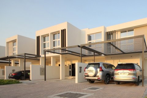 Villa en DAMAC Hills (Akoya by DAMAC), Dubai, 4 dormitorios, 389 m², № 103655 - foto 3