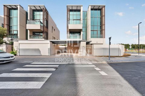 Вилла в Meydan, Дубай, 6 спален, 554.82м², № 129563