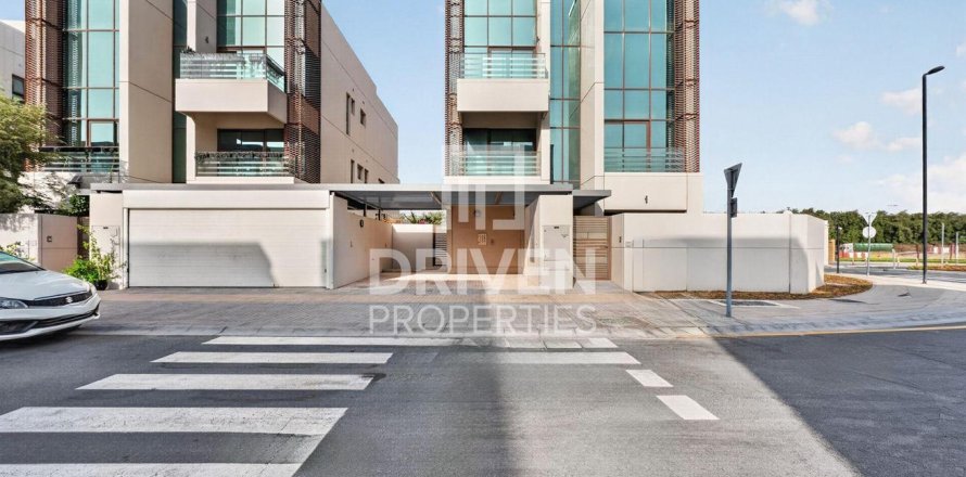 Вилла в Meydan, Дубай, 6 спален, 554.82м², № 129563