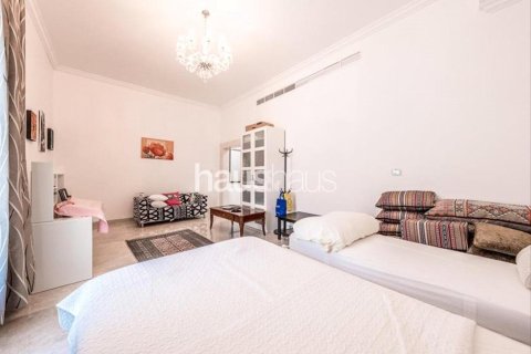 Villa in Al Khawaneej, Dubai 7 bedrooms, 1035 sq.m. № 44259 - photo 18