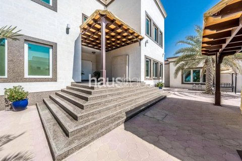 Villa in Al Khawaneej, Dubai 7 bedrooms, 1035 sq.m. № 44259 - photo 20