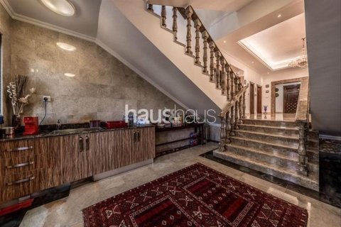 Villa in Al Khawaneej, Dubai 7 bedrooms, 1035 sq.m. № 44259 - photo 19