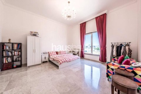 Villa in Al Khawaneej, Dubai 7 bedrooms, 1035 sq.m. № 44259 - photo 13