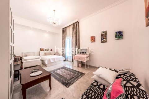 Villa in Al Khawaneej, Dubai 7 bedrooms, 1035 sq.m. № 44259 - photo 17