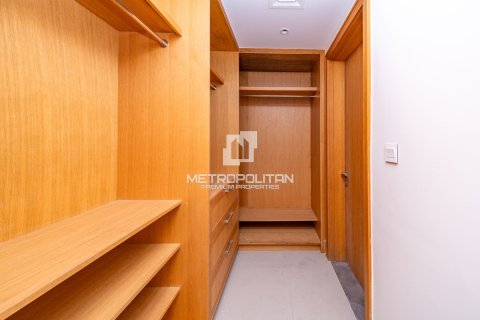 Apartment in Downtown Dubai (Downtown Burj Dubai), Dubai 3 bedrooms, 190 sq.m. № 73727 - photo 23