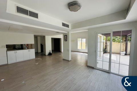 Villa in Springs 11, The Springs, Dubai 3 bedrooms, 282 sq.m. № 75984 - photo 5