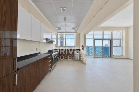 Apartment in Marina Arcade Tower, Dubai Marina, Dubai 3 bedrooms, 231.24 sq.m. № 140574 - photo 2