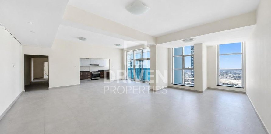 Apartment in Marina Arcade Tower, Dubai Marina, Dubai 3 bedrooms, 231.24 sq.m. № 140574