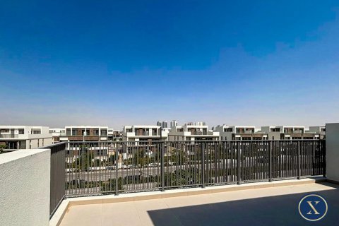 Снять в аренду таунхаус в Aura, Tilal Al Ghaf, Дубай: 4 спальни, 220м², № 46318 - фото 14