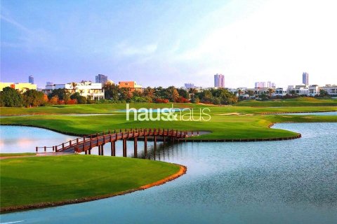 Apartment in Emirates Hills, Dubai 2 bedrooms, 113 sq.m. № 43481 - photo 7