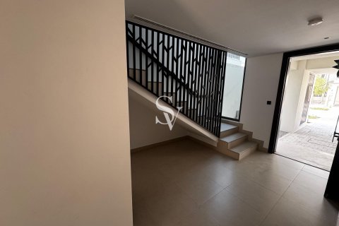 Townhouse in Tilal Al Ghaf, Dubai 3 bedrooms, 141 sq.m. № 109079 - photo 12