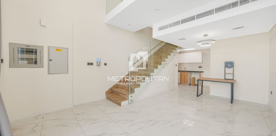 Таунхаус в Rukan, Дубай, 1 спальня, 65м², № 74039