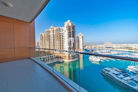 Appartement à Tiara Residences, Palm Jumeirah, Dubai, 3 chambres, 211 m², № 74030 - photo 3