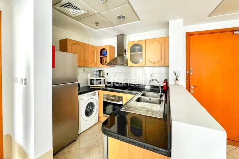 Apartment in The Waves, Dubai Marina, Dubai 1 bedroom, 79 sq.m. № 45124 - photo 5