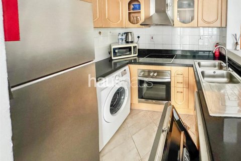 Apartment in The Waves, Dubai Marina, Dubai 1 bedroom, 79 sq.m. № 45124 - photo 6