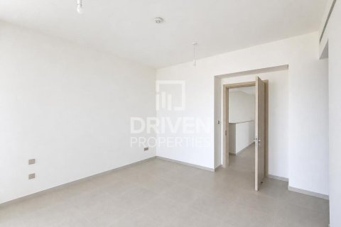 Снять в аренду виллу в Джабаль-Али, Дубай: 4 спальни, 670.02м², № 128349 - фото 8
